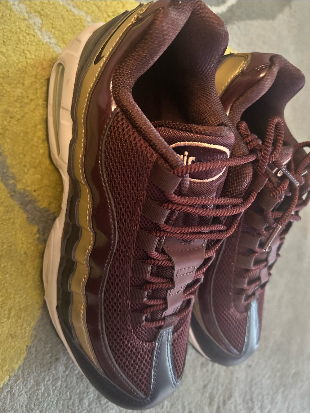 nike air max 95 burgundy size 9